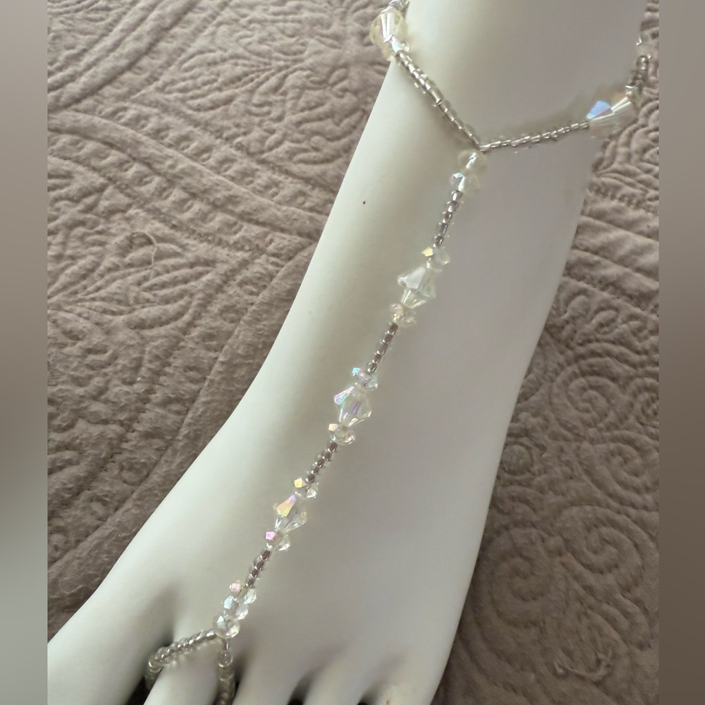 Barefoot Flip Flops - Elegant Crystal Toe Ring Sandals NEW BOUTIQUE ITEM - Picture 2 of 3